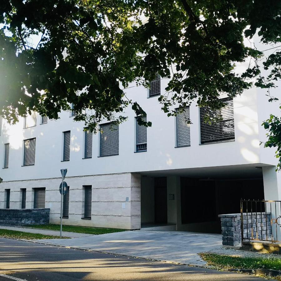 Lilie Appartement In Heviz Mit Tiefgarage, New And Modern Εξωτερικό φωτογραφία